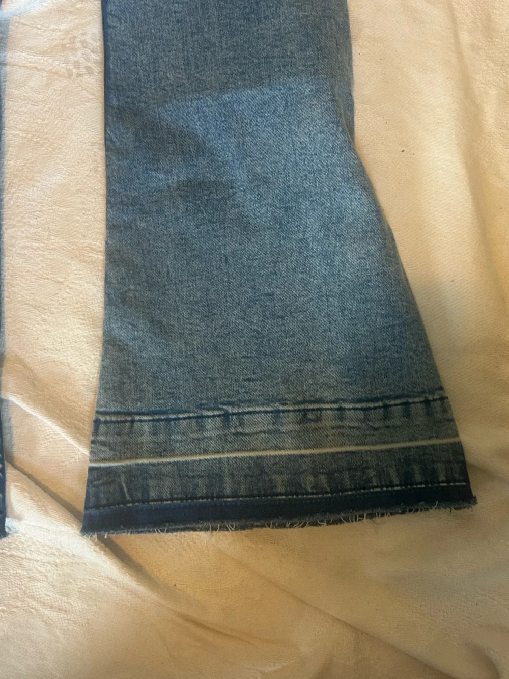 NWT Wrangler High Rise Fierce Flare Jeans - Oasis, Size 2 x 32 - Picture 10 of 14